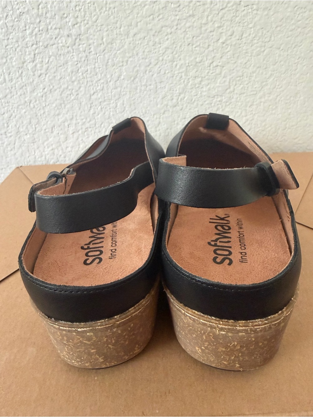 Softwalk Arica, Black Leather Sandals, size 9,5WW - Picture 9 of 11